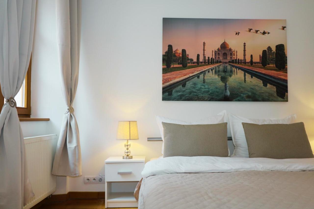 Charming Apartment In The Heart Of Bratislava Luaran gambar