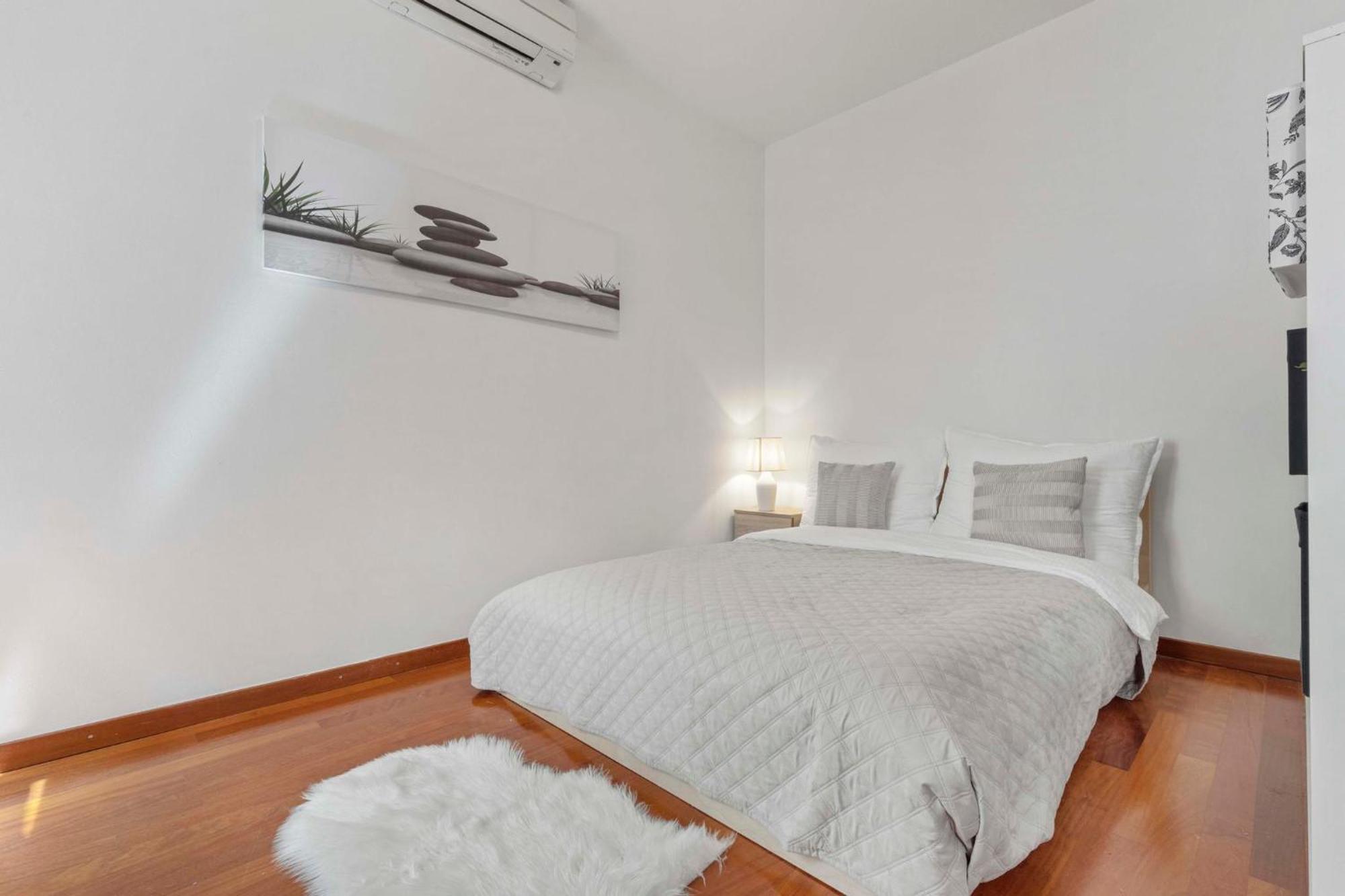 Charming Apartment In The Heart Of Bratislava Luaran gambar
